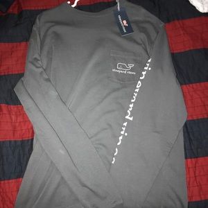 Gray Vineyard Vines tee